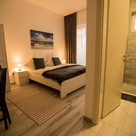 Leo * Βερολίνο