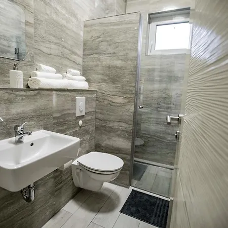 Leo * Βερολίνο