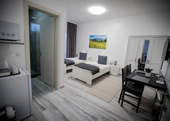 Leo بيت ضيافة برلين