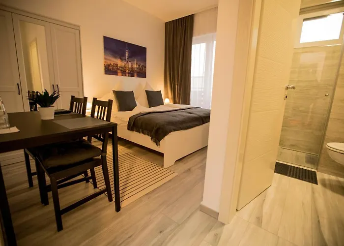 Leo بيت ضيافة *